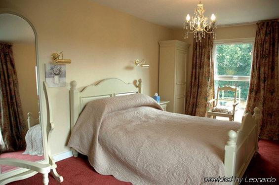 The Vines Hotel Alvescot Habitación foto